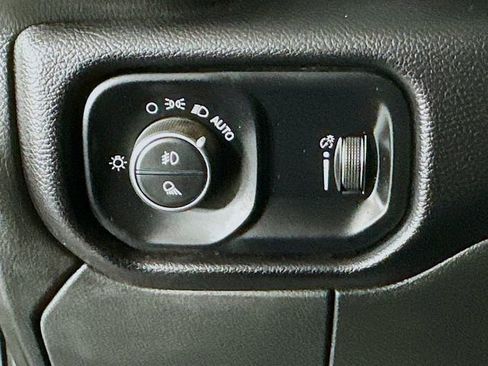 Used 2024 RAM 2500 Big Horn AWD/4WD image 12