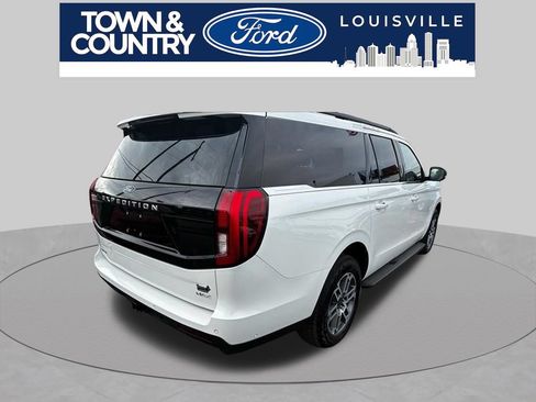 Used 2025 Ford Expedition Max Active AWD/4WD image 12