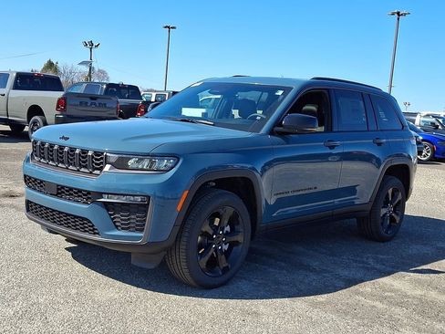 New 2026 Jeep Grand Cherokee Limited w/ Limited Altitude Package AWD/4WD image 4