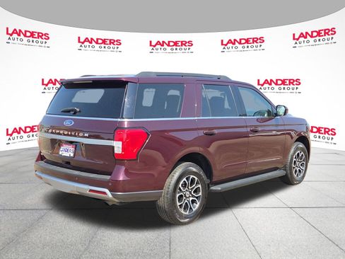 Used 2024 Ford Expedition XLT AWD/4WD image 3