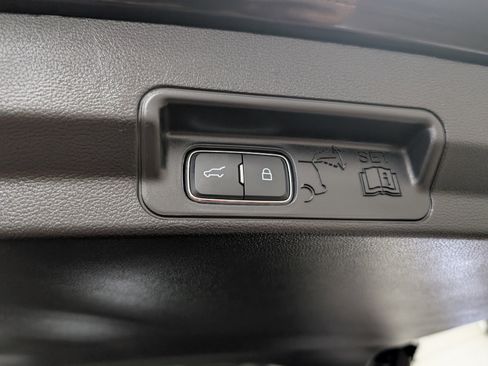 Used 2025 Ford Explorer ST-Line image 27