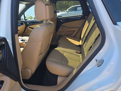 Used 2017 Porsche Macan S image 14