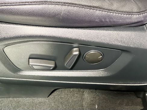 Used 2022 Ford Explorer Limited w/ Equipment Group 301A image 15