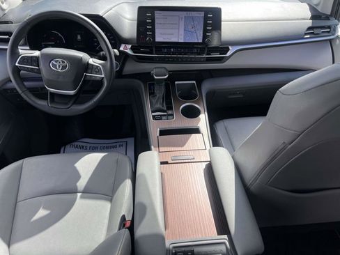Used 2024 Toyota Sienna XLE w/ XLE Plus Package AWD/4WD image 12