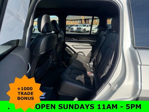 New 2025 Jeep Grand Cherokee Limited image 15