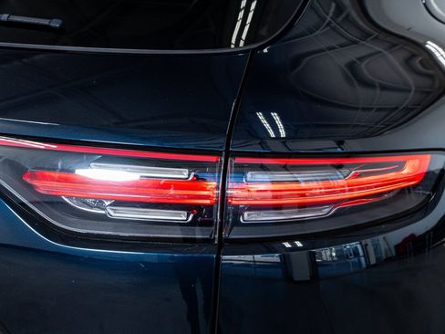 Used 2022 Porsche Cayenne Platinum Edition image 28