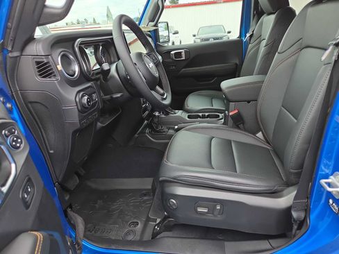 New 2026 Jeep Gladiator Sport AWD/4WD image 19
