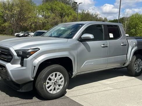 New 2026 Toyota Tacoma SR5 AWD/4WD image 3