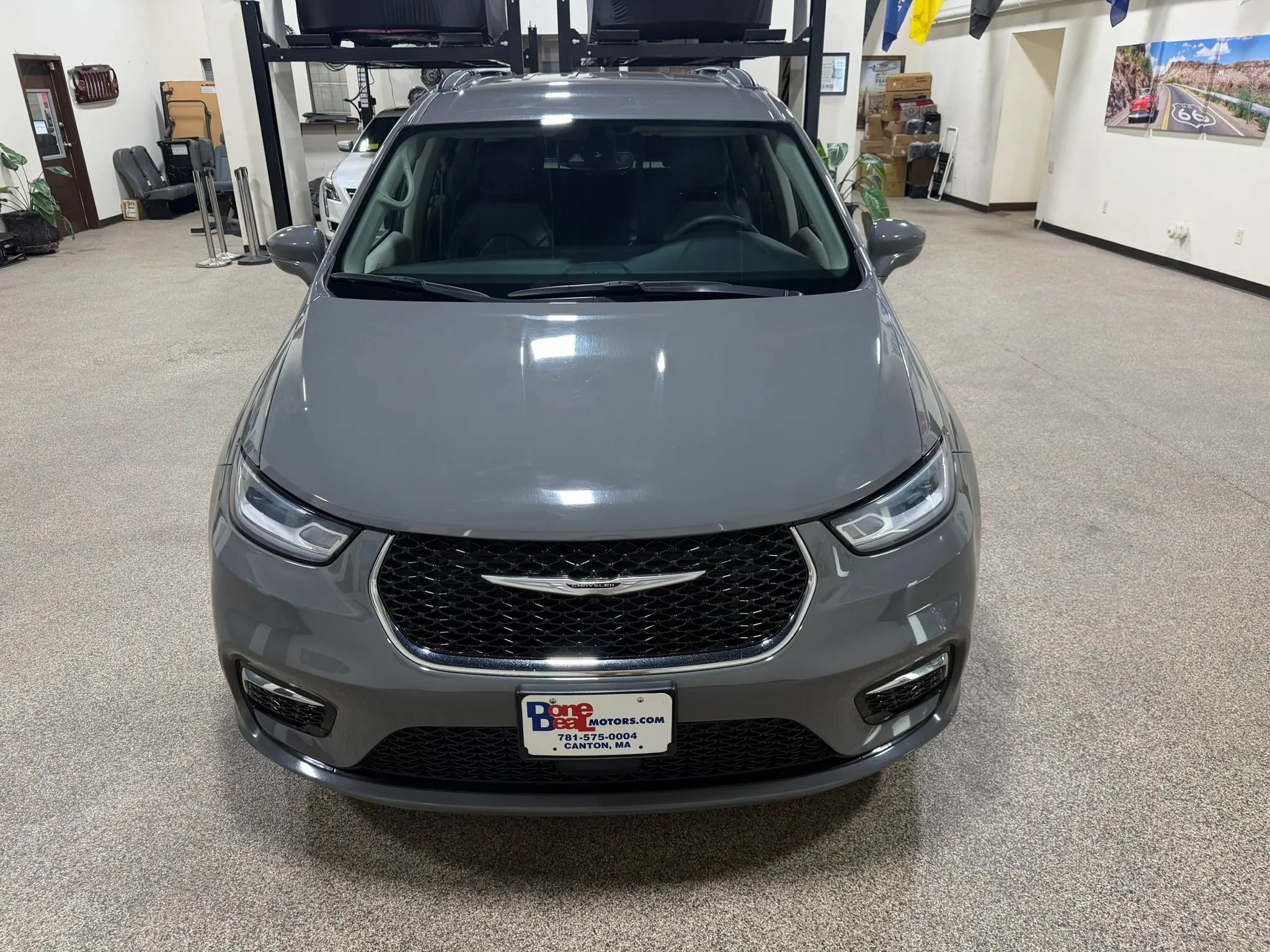 Used 2022 Chrysler Pacifica Touring-L FWD image 11