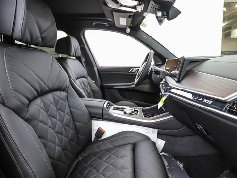 New 2026 BMW X5 xDrive40i w/ M Sport Package image 30