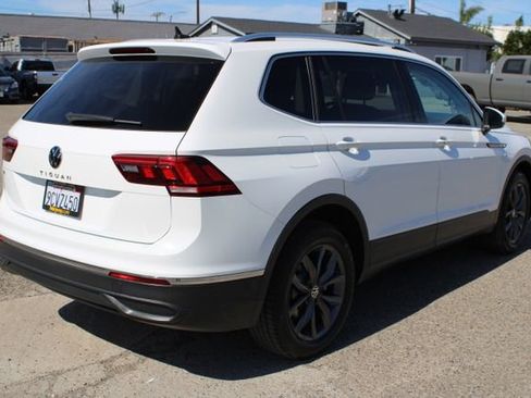 Used 2022 Volkswagen Tiguan SE image 4