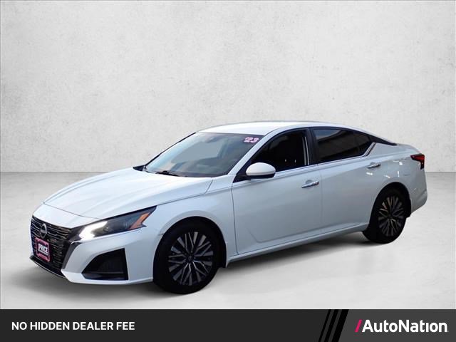 Used 2023 Nissan Altima 2.5 SV FWD image 1