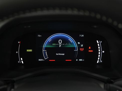 Used 2025 Toyota Camry SE image 23