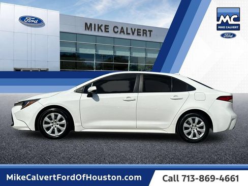 Used 2023 Toyota Corolla LE FWD image 2