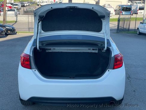 Used 2017 Toyota Corolla SE w/ Carpet Mat Package (TMS) FWD image 24