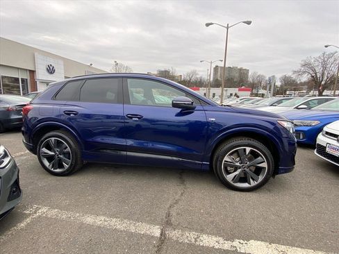 Used 2024 Audi Q4 e-tron Premium Plus w/ Premium Plus image 2