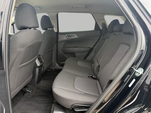 Used 2025 Kia Sportage LX image 26