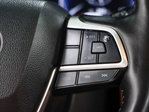 Used 2023 Toyota Highlander Platinum FWD image 15