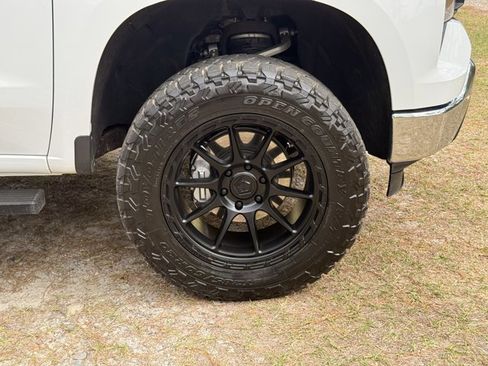 Used 2025 Chevrolet Silverado 1500 W/T w/ WT Value Package image 10