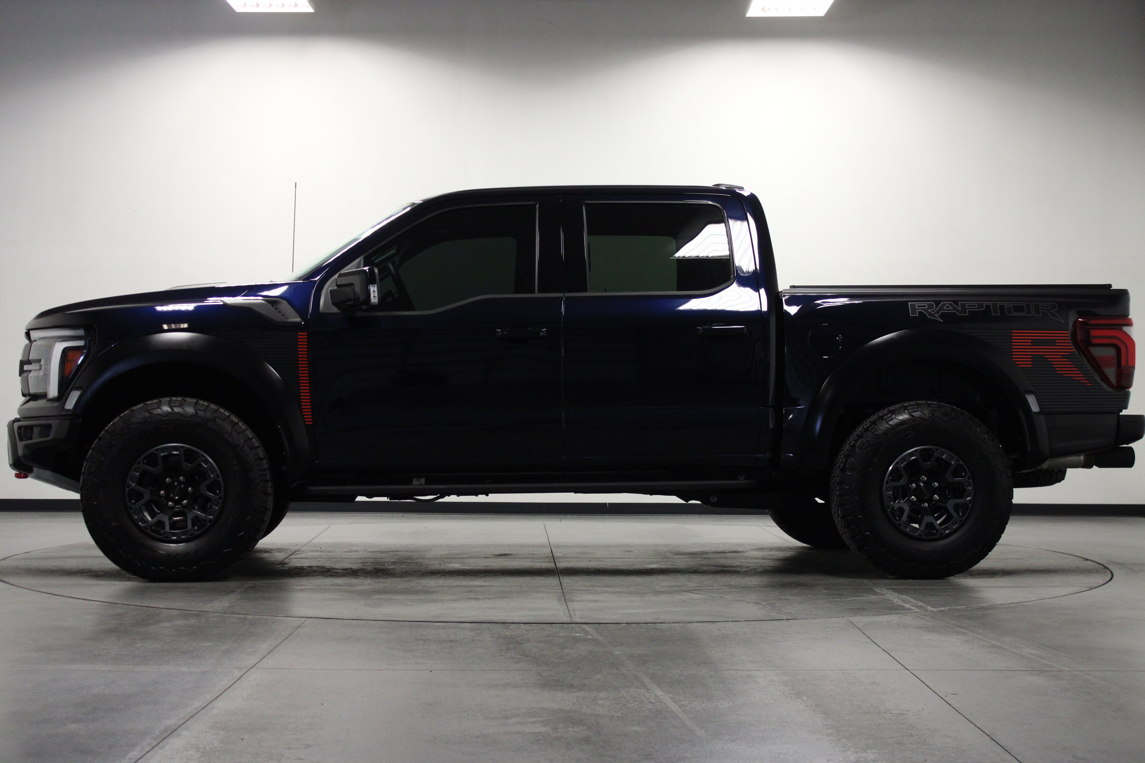 Used 2025 Ford F150 Raptor w/ Equipment Group 803A Raptor R AWD/4WD image 7