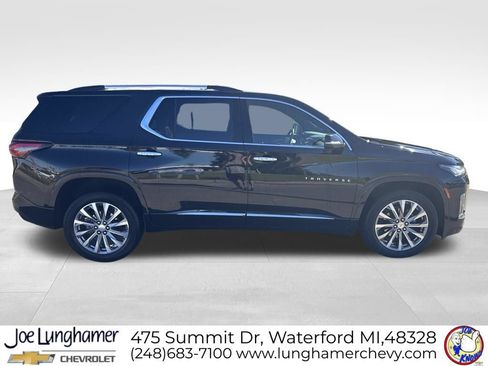 Used 2023 Chevrolet Traverse Premier AWD/4WD image 2