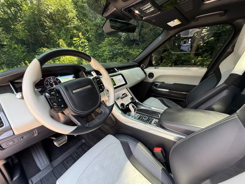 Used 2022 Land Rover Range Rover Sport SVR Carbon Edition AWD/4WD image 10