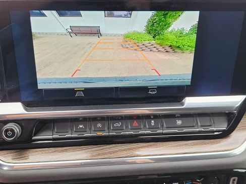 Used 2025 Chevrolet Silverado 1500 LT RWD image 17
