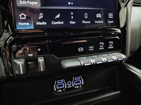 Used 2024 RAM 2500 Big Horn w/ Night Edition image 43