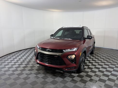 Certified 2023 Chevrolet TrailBlazer RS w/ Convenience Package image 2