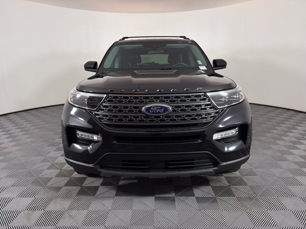 Used 2024 Ford Explorer XLT w/ Equipment Group 202A AWD/4WD image 8