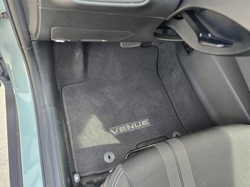 Used 2025 Hyundai Venue SEL FWD image 24