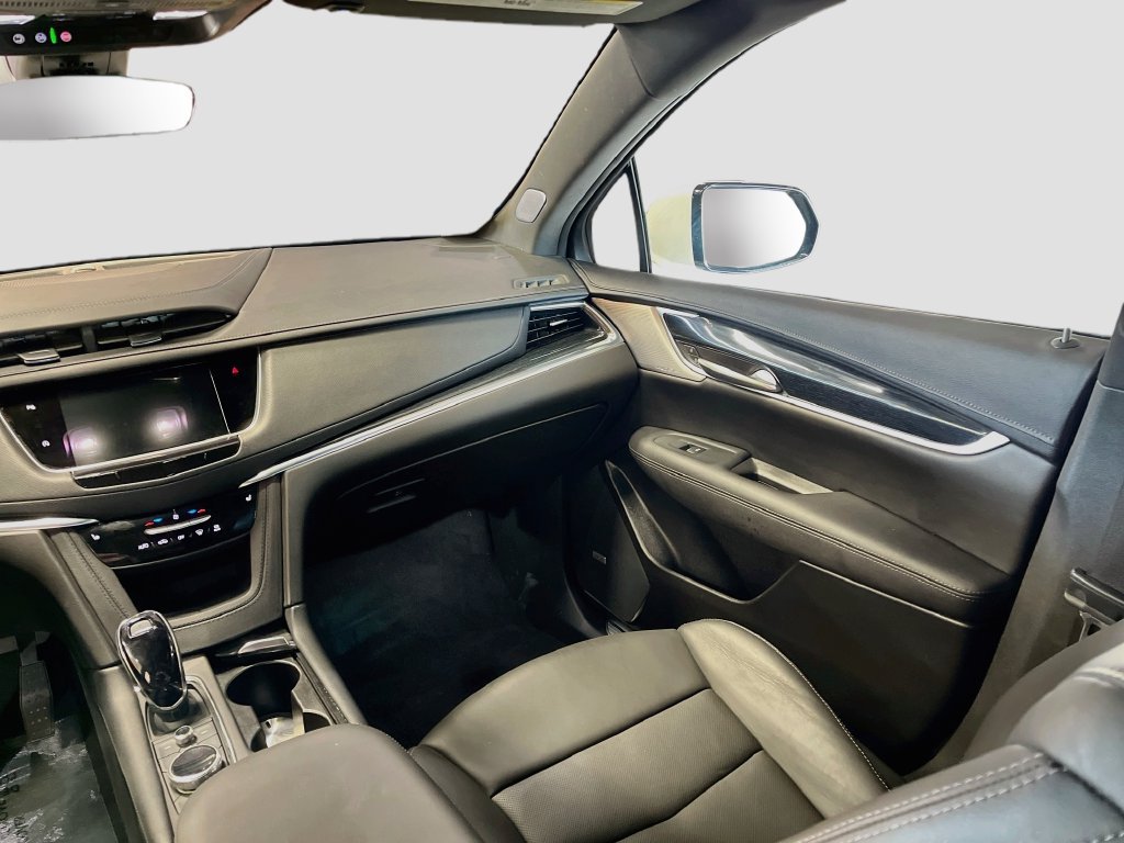Used 2025 Cadillac XT5 Premium Luxury w/ LPO, Floor Liner Package AWD/4WD image 25
