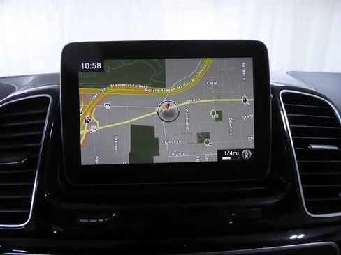 Used 2017 Mercedes-Benz GLS 450 4MATIC w/ Premium Package image 15