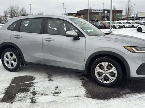 Used 2023 Honda HR-V LX image 3