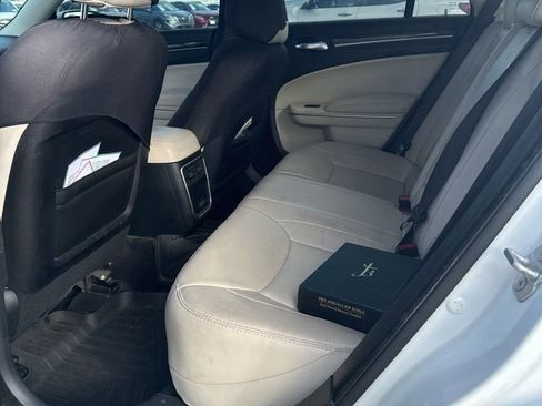 Used 2019 Chrysler 300 Touring L w/ Quick Order Package 22F image 7