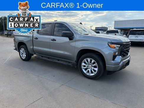 Used 2025 Chevrolet Silverado 1500 Custom RWD image 2