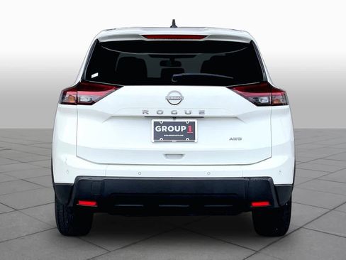 Used 2024 Nissan Rogue S AWD/4WD image 5