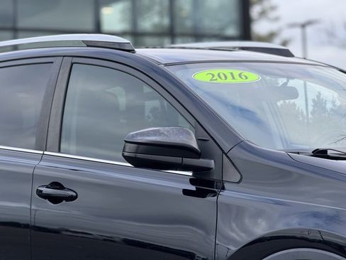 Used 2016 Toyota RAV4 LE image 4