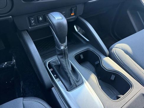 Used 2024 Nissan Frontier SV w/ SV Convenience Package image 16