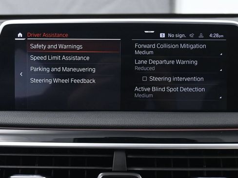 Used 2022 BMW 740i w/ M Sport Package RWD image 39