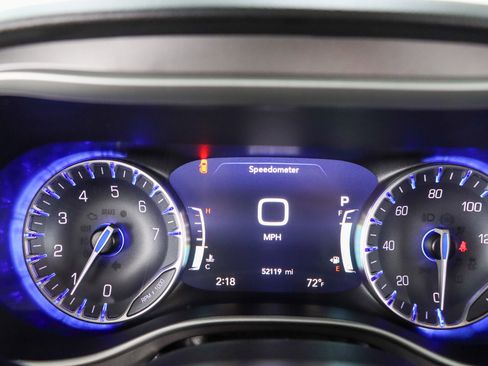 Used 2023 Chrysler Pacifica Touring-L FWD image 15