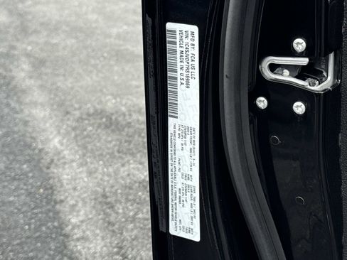 Used 2024 Jeep Wagoneer Series III image 30