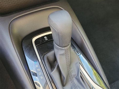 Used 2025 Toyota Corolla LE image 27