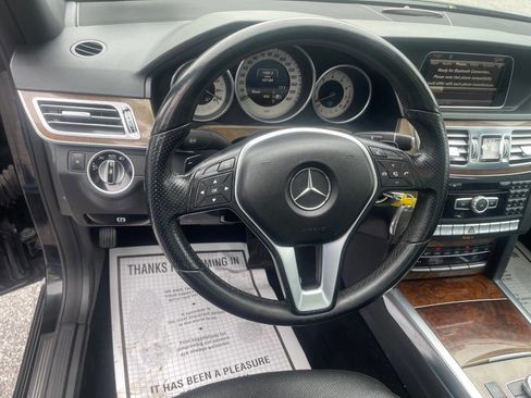 Used 2014 Mercedes-Benz E 550 4MATIC Sedan image 14