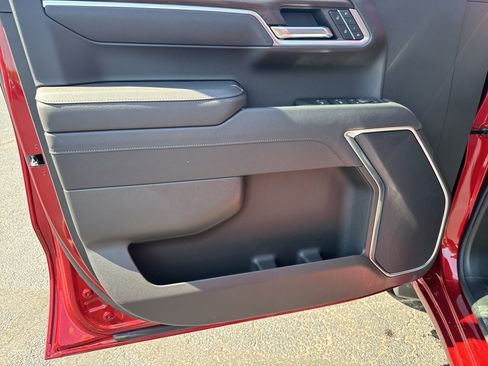 New 2026 GMC Sierra 1500 SLT image 15