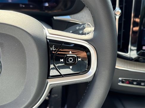 Used 2022 Volvo XC60 B6 Inscription w/ Advanced Package image 26