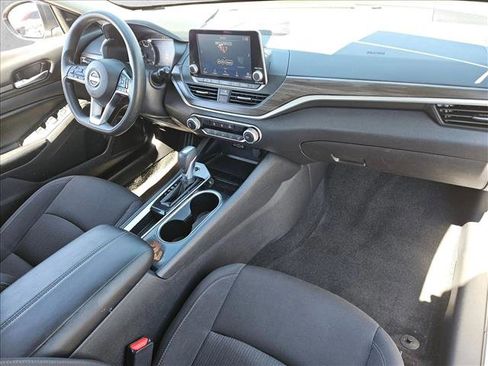 Used 2024 Nissan Altima 2.5 SV image 24
