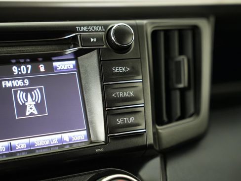 Used 2018 Toyota RAV4 LE w/ All Weather Liner Package FWD image 24