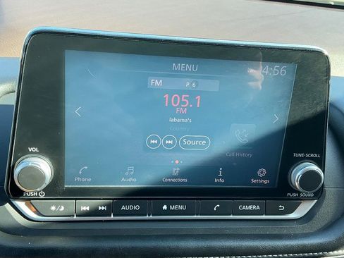 Used 2021 Nissan Rogue SV FWD image 23