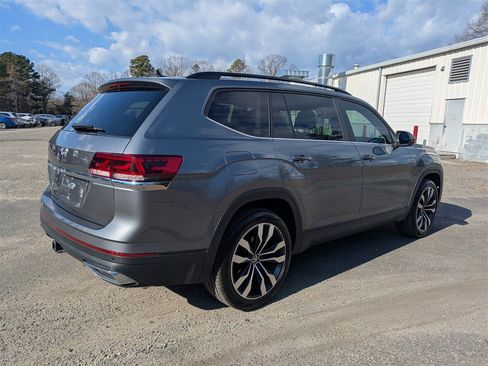 Used 2022 Volkswagen Atlas SE image 4